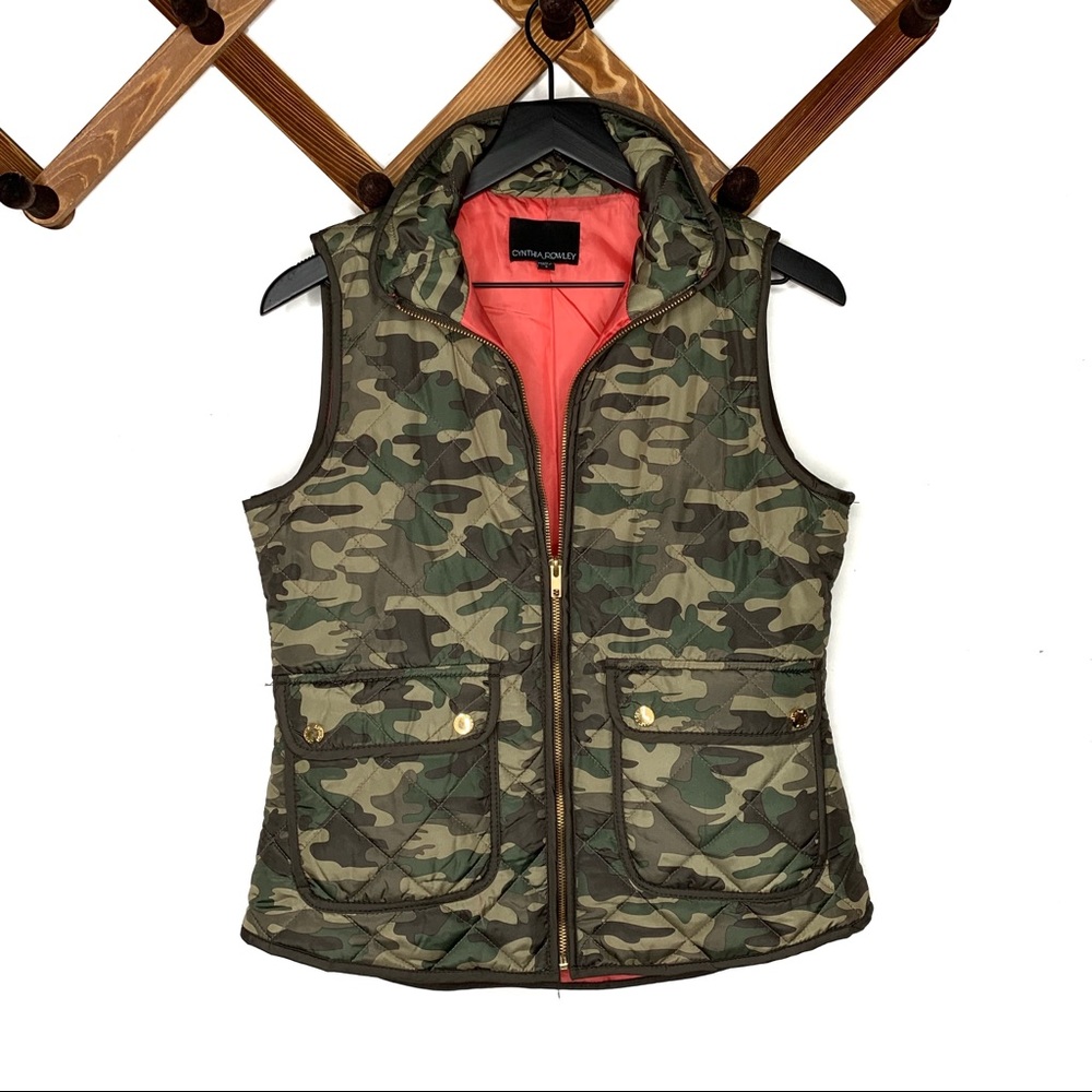 ❌SOLD CYNTHIA ROWLEY camo puffer vest - Picture 1 of 4